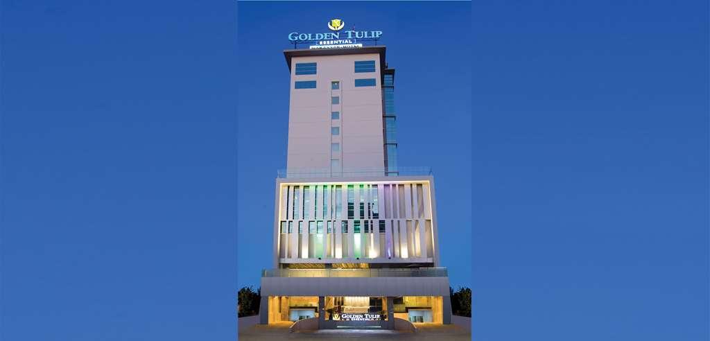 Golden Tulip Essential Makassar Hotel Exterior photo